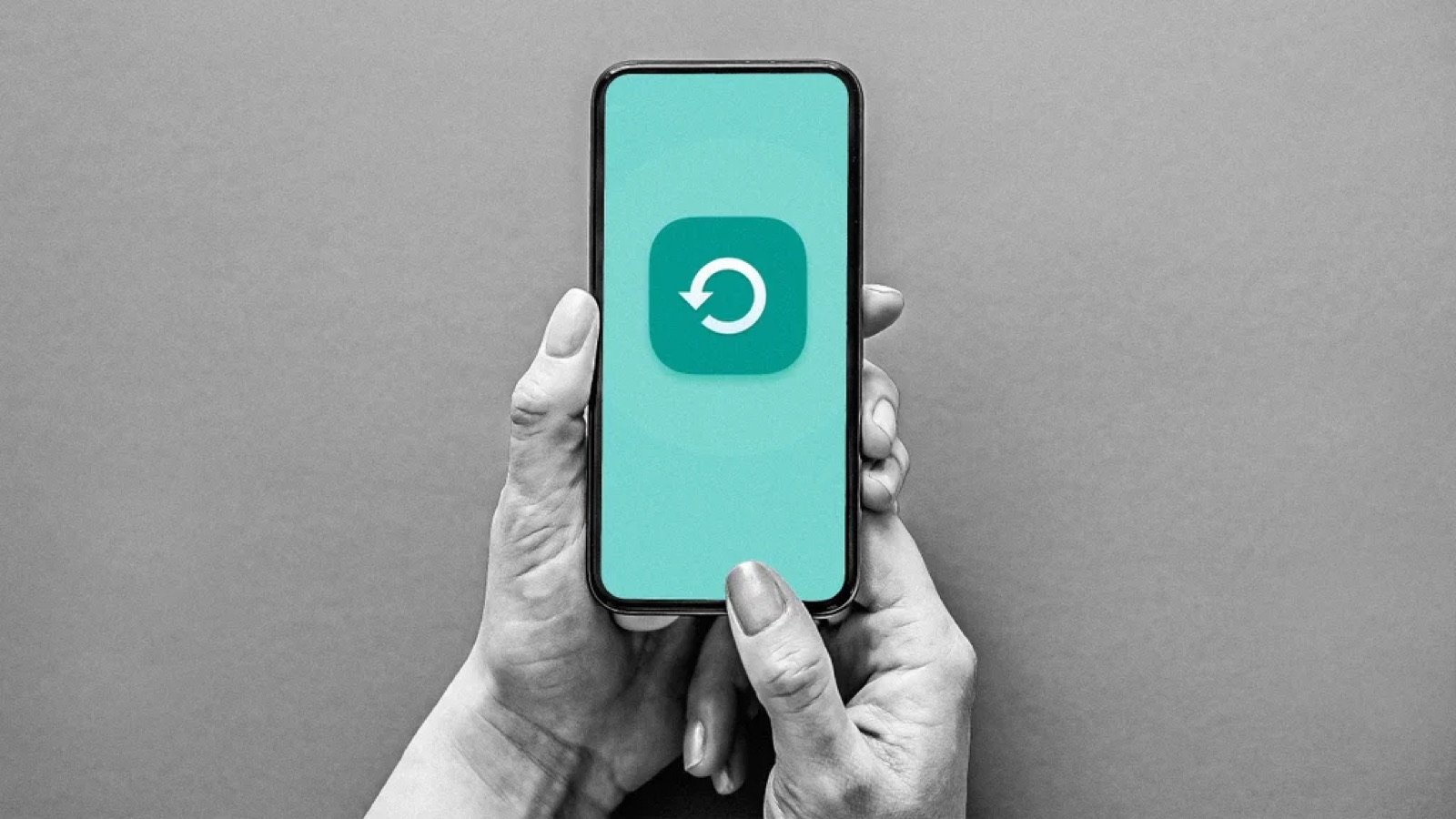 Tu teléfono es media oficina: cómo respaldarlo cada día, con nube y sin ella